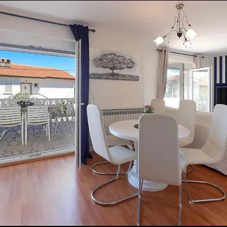 Moro Vrbnik Apartment Room photo