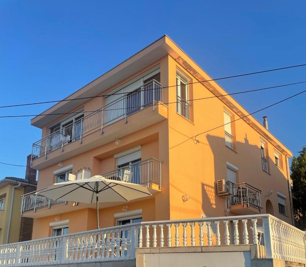 Apartment Moro *