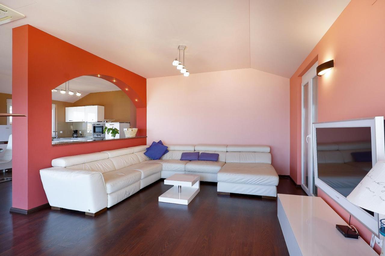 Moro Apartment
